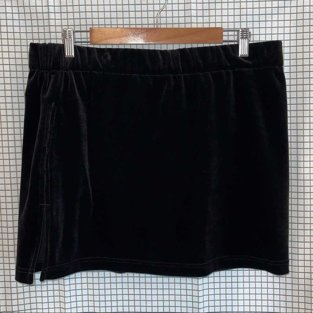 No Brand Black Velour Mini Skirt 34” waist 15” long
